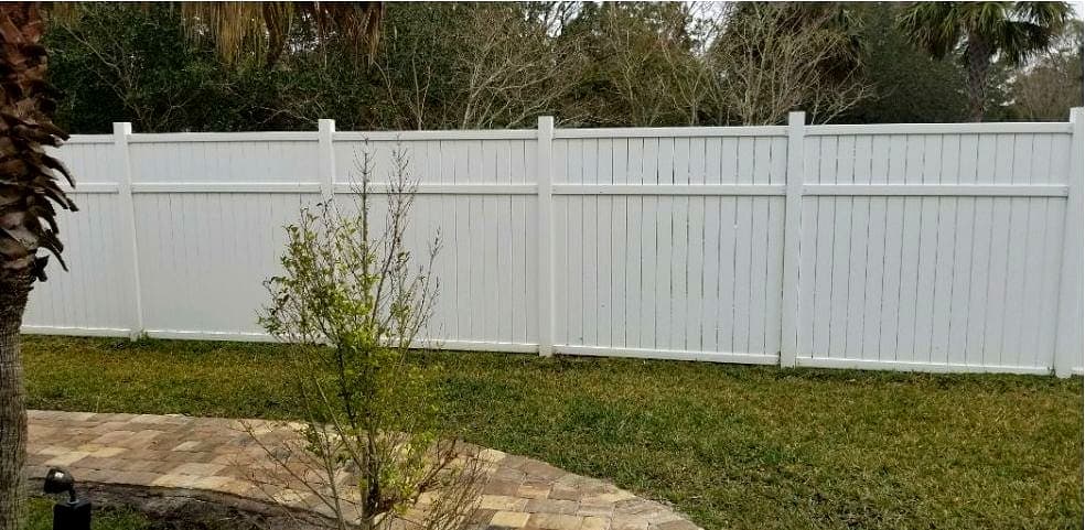 Fence & Deck Cleaning in Jacksonville, Florida.